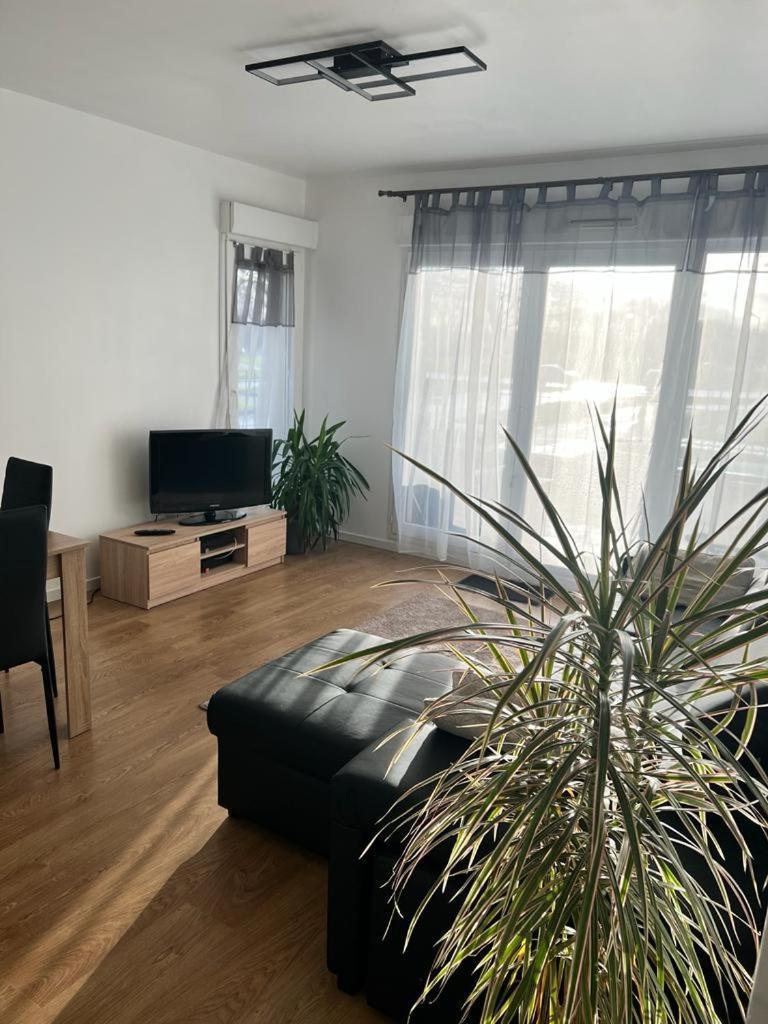 Appartement 5Min Gare Rer Disneyland Paris Val D'Europe La Vallee Village Parking Inclus Montévrain Exterior foto